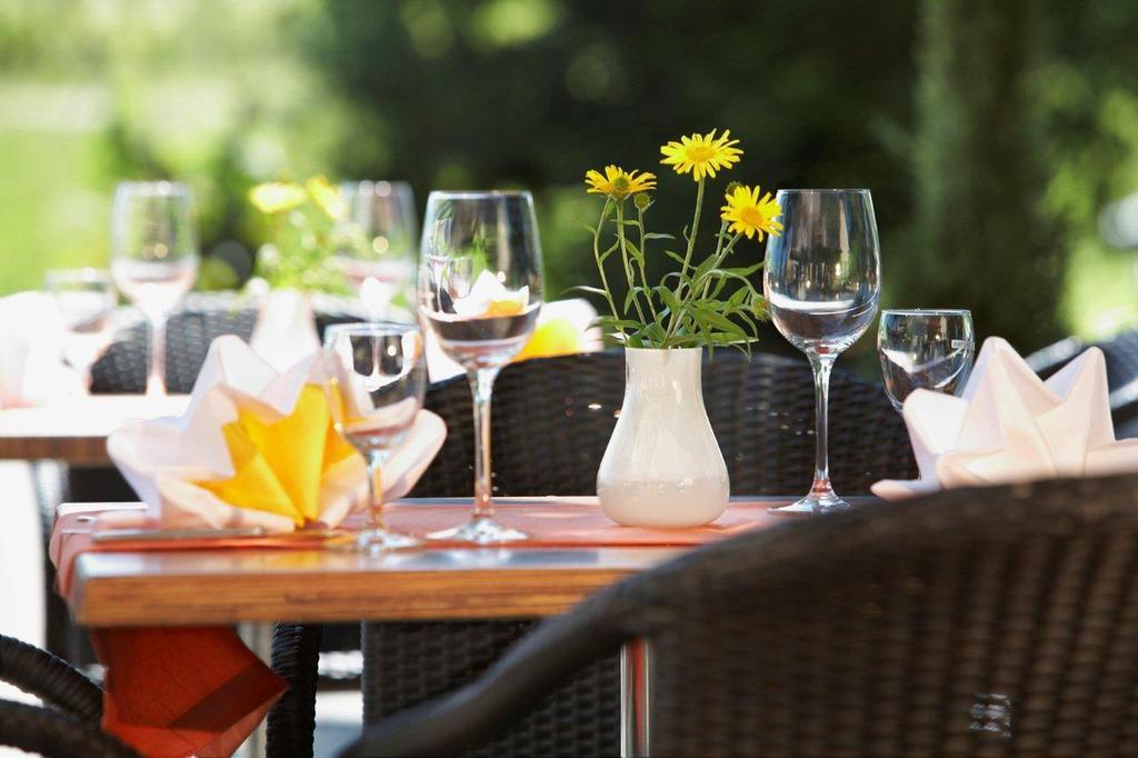 Kreuz-Post Hotel-Restaurant-Spa Фогтсбург Экстерьер фото